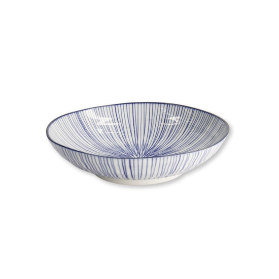 Nippon Blue pastabord van Japans aardenwerk met indigo-blauw patroon – Roppongi.nl