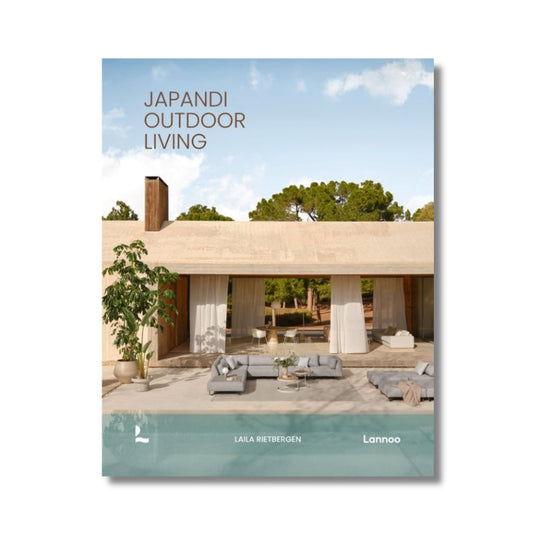 Japandi Outdoor Living inspiratieboek voor iedereen die rust, eenvoud en natuurlijke schoonheid wil brengen in de tuin.
