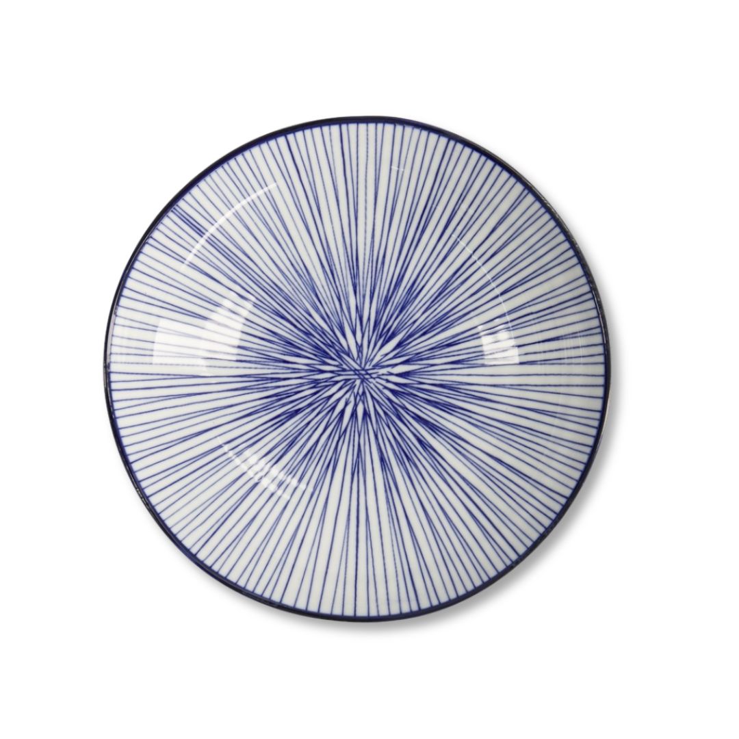 Nippon Blue pastabord van Japans aardenwerk met indigo-blauw patroon – Roppongi.nl