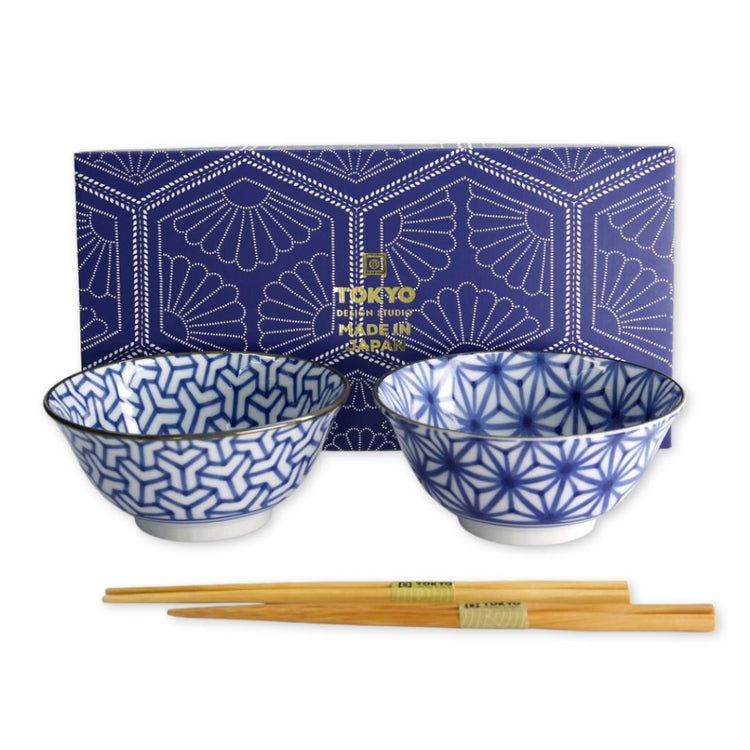 Tayo Bowl cadeau-set met twee blauwe Japanse kommen van 500 ml en twee paar chopsticks, modern Japans design.
