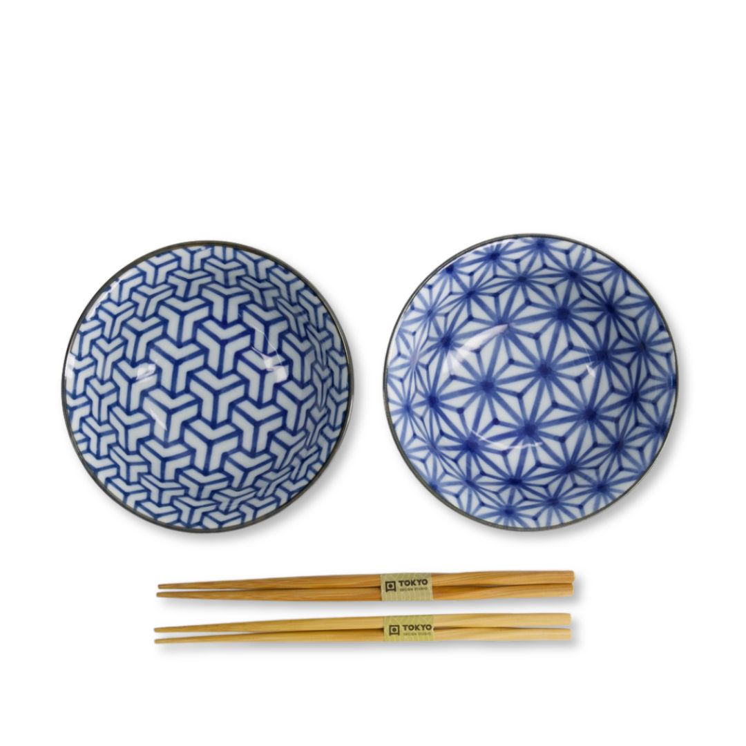 Tokyo Design Studio Tayo kommenset in blauw-wit patroon met chopsticks, ideaal voor ramen of udon.