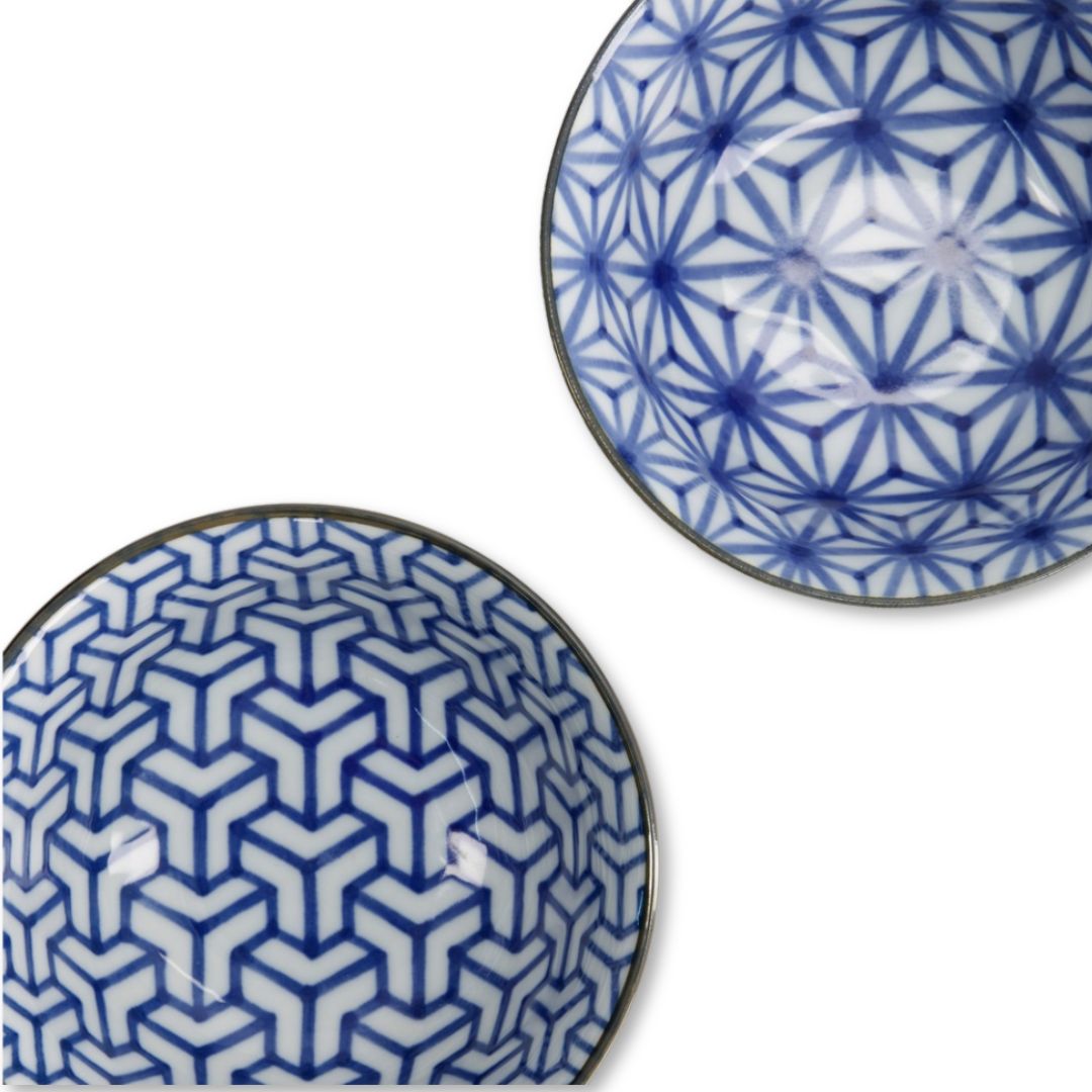 Tayo Bowl cadeau-set met twee blauwe Japanse kommen van 500 ml en twee paar chopsticks, modern Japans design.