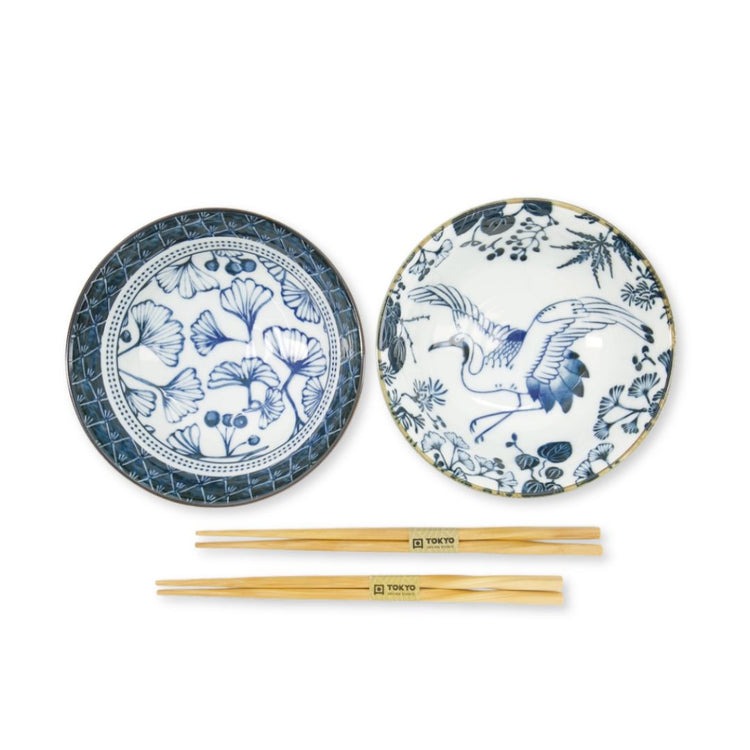 Tokyo Design Studio Flora Japonica bowls, set van twee kommen met botanische illustraties en stokjes.