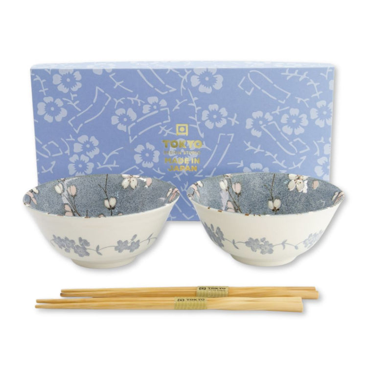 Fujisakura cadeau-set met twee Japanse kommen van 500 ml en twee paar chopsticks, kersenbloesemdesign.