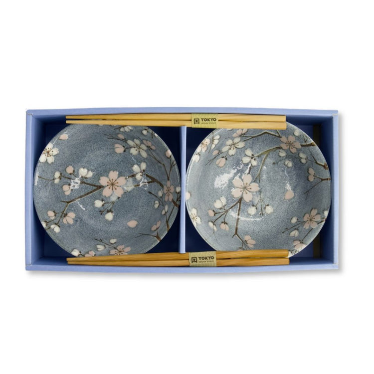Tokyo Design Studio Fujisakura bowls met roze kersenbloesemmotief, set van twee met chopsticks.