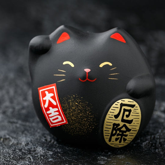 Maneki neko gelukskat zwart